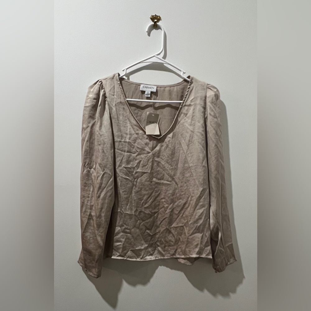 Carmen Marc Valvo Beige V-Neck Blouse